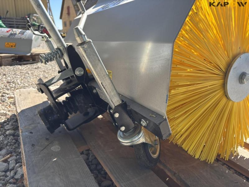 Ferrari FB81 sweeper 13