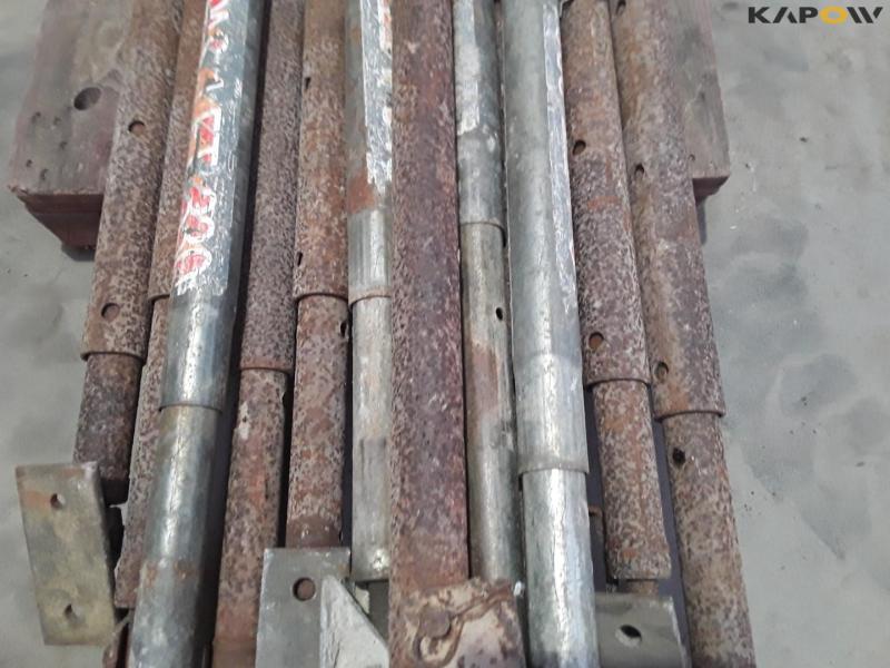 Soldiers - approximately 13 pieces. 10