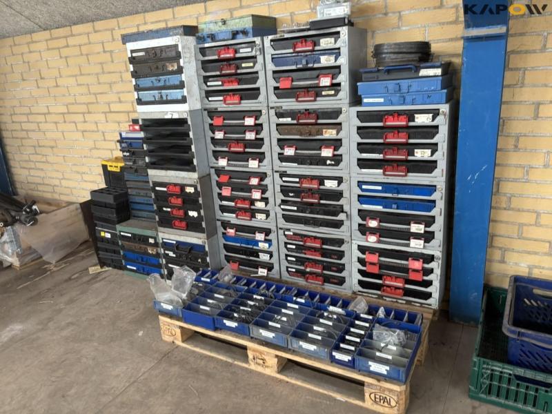 Assortment boxes with contents 3