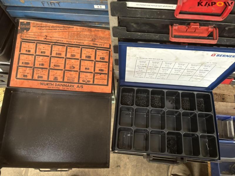 Assortment boxes with contents 24