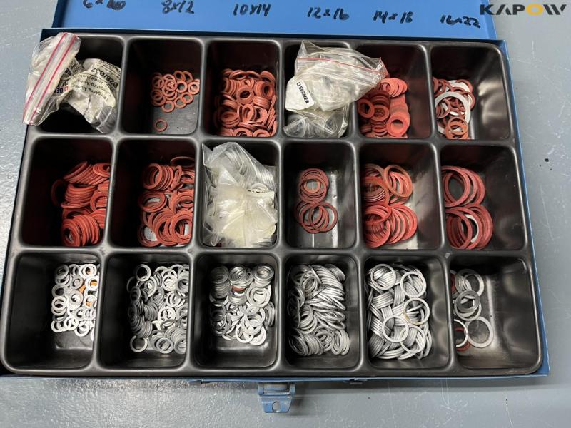 Assortment boxes 16