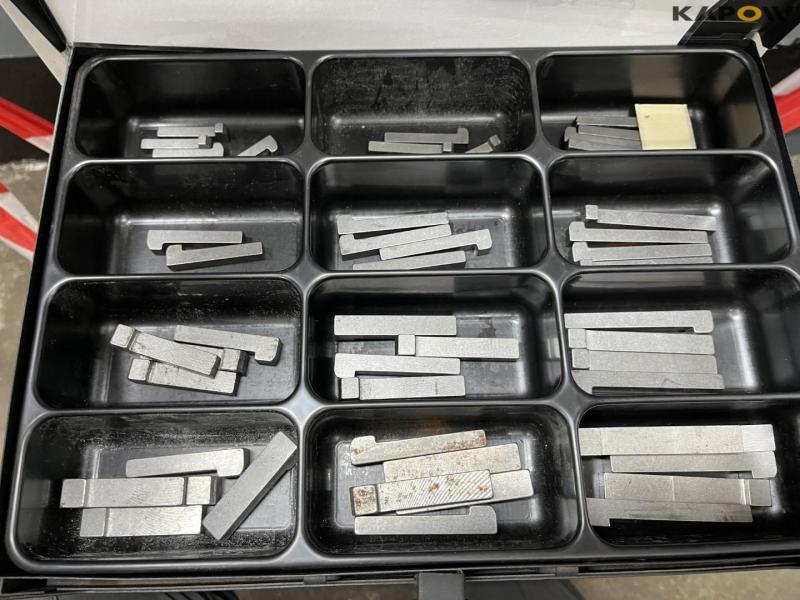 Assortment boxes 18