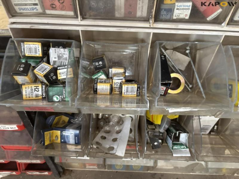 Assortment shelf with contents 14