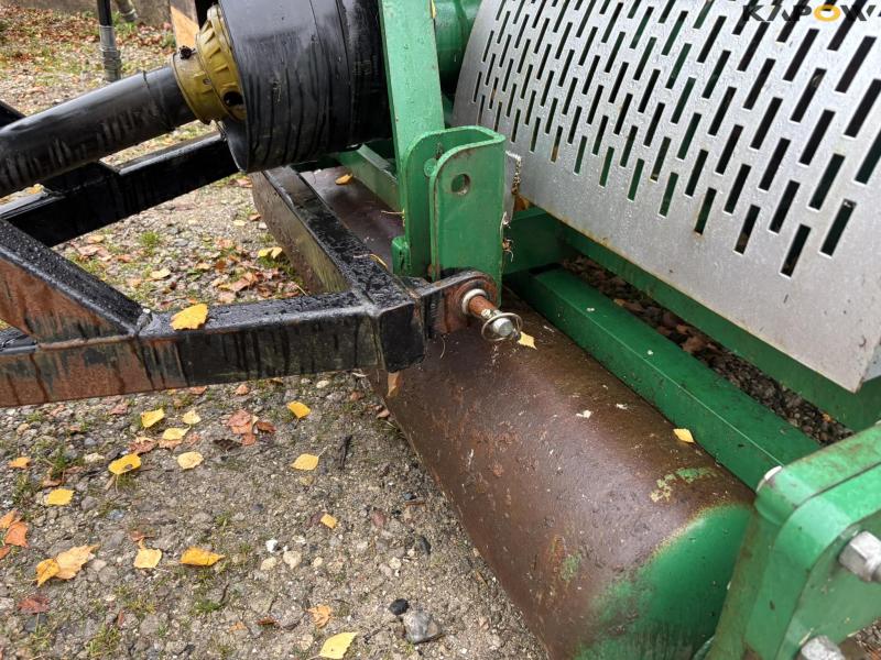 Southern Green vertical lawn aerator 38