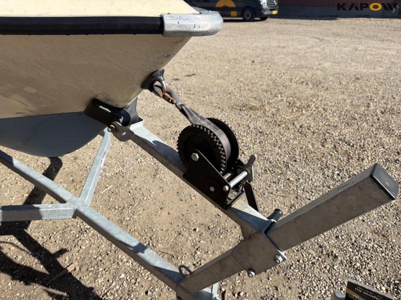 Speedboat - 15 feet 37