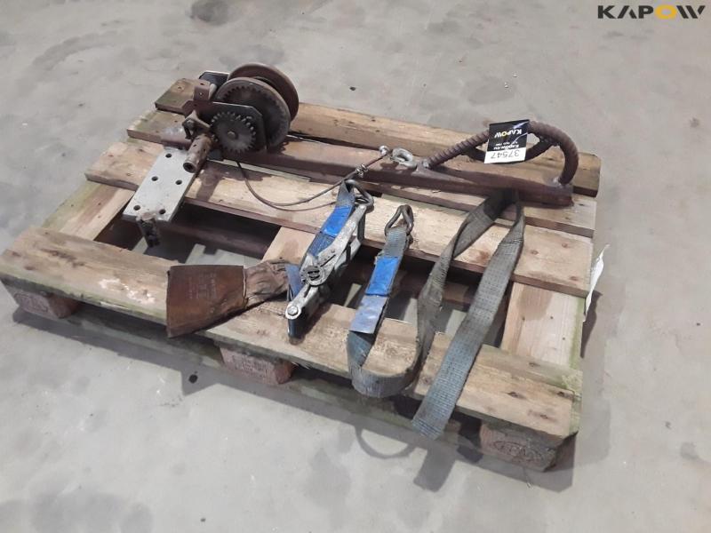 Frame mounting winch 1