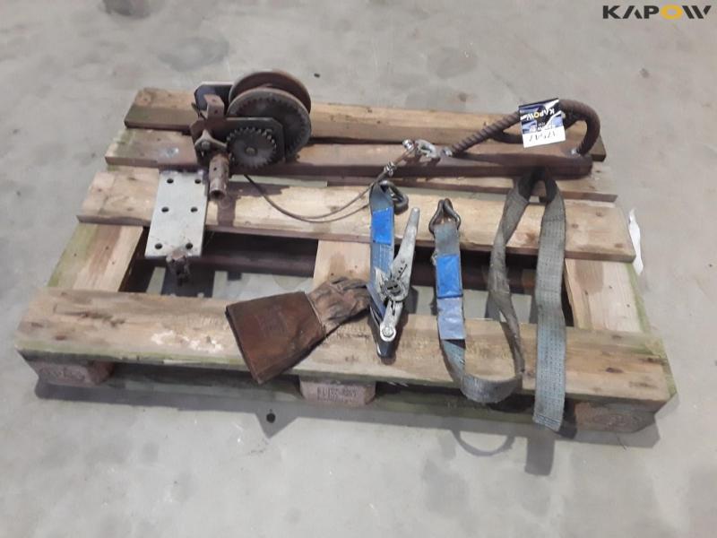 Frame mounting winch 2