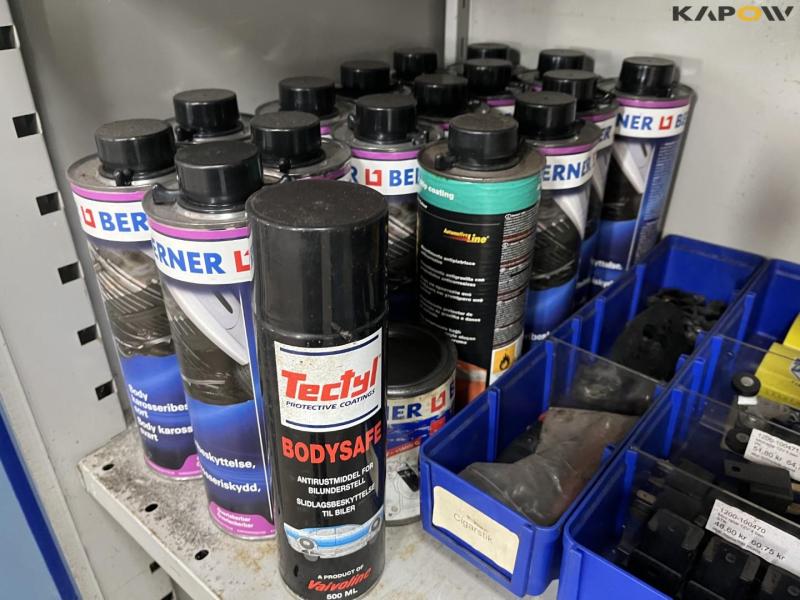 Spray cans and accessories 11