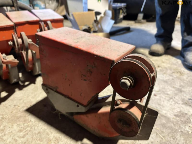 Stanhay MK II single grain seeder 7 rows 26