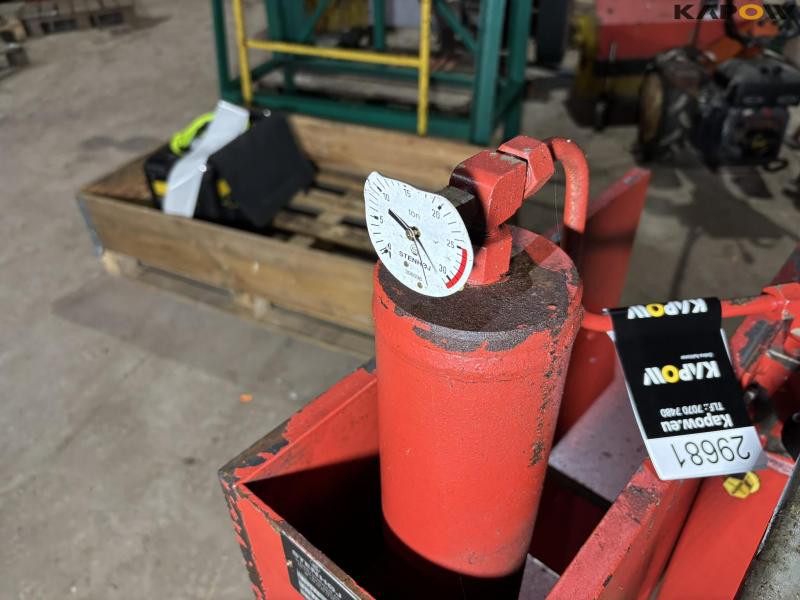 Stenhøj 25 ton presses 9