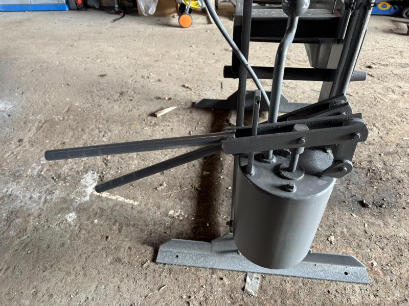 Stenhøj 40 ton presses 9