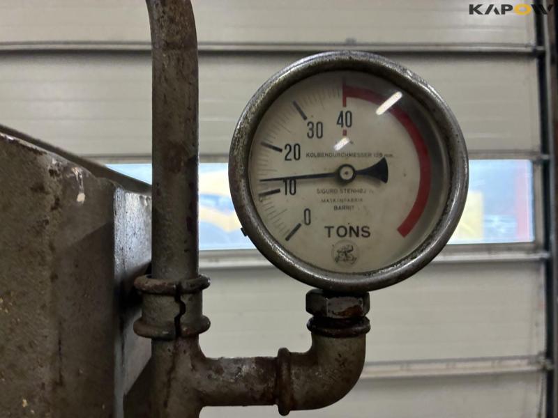 Stenhøj 40 ton presses 5