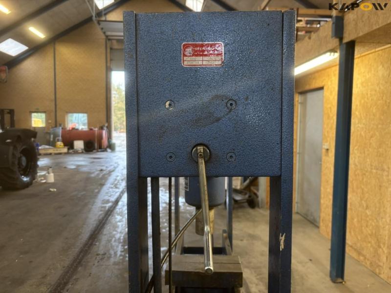 Stenhøj 40ton presses 31