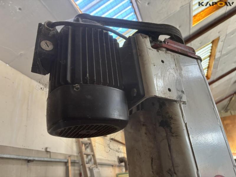 Stenhøj mascot 613 2.5ton workshop lift 17