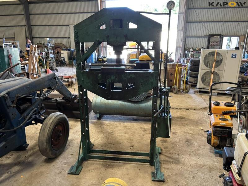 Stenhøj press 40ton 3