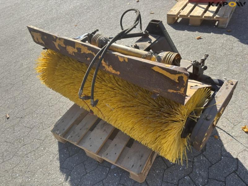 Stensballe FF1300LS broom with A-frame 1