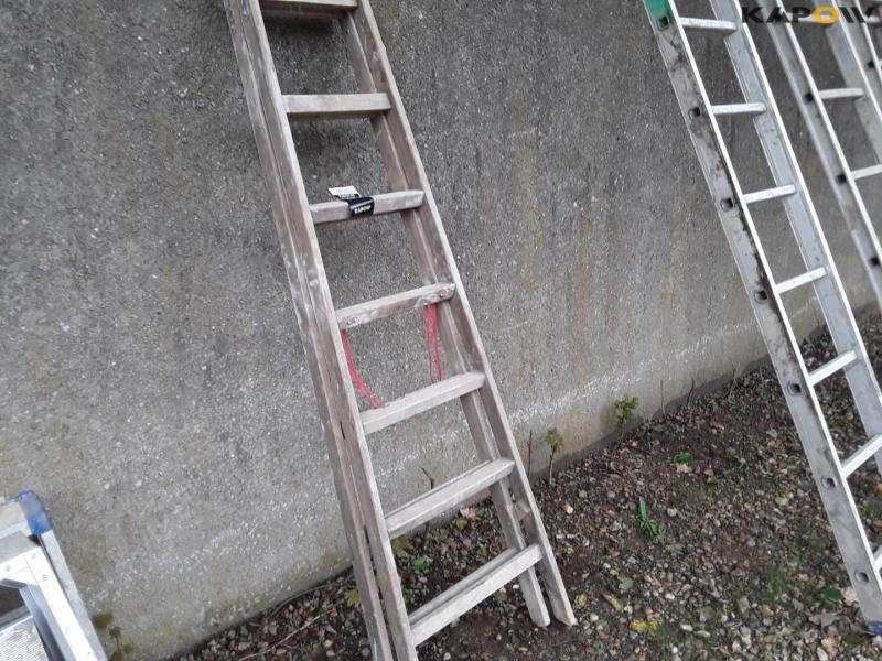 Ladders 18