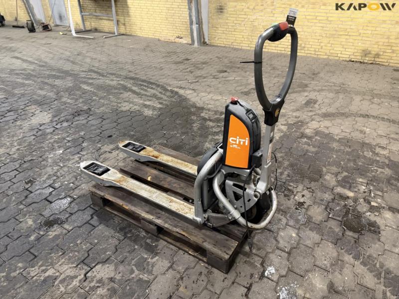 Still electric pallet truck 7