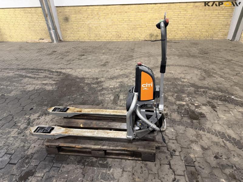 Still electric pallet truck 8