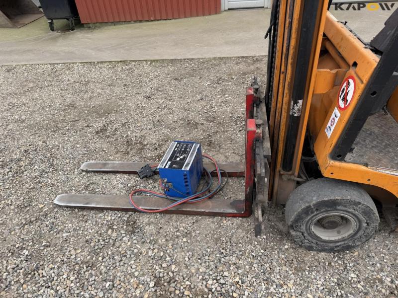 Still electric forklift 9