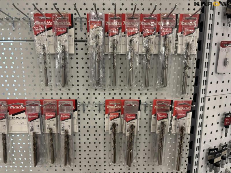 Large batch of drills, cutting discs and miscellaneous 3