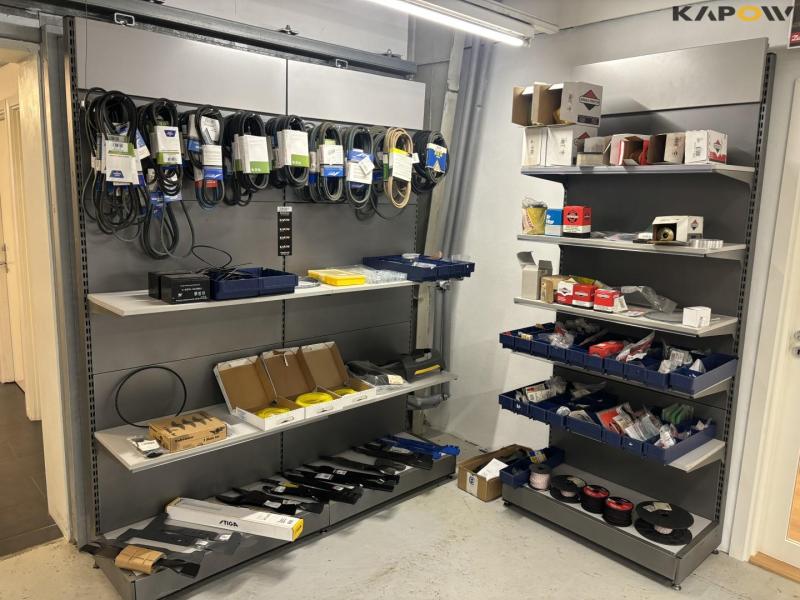 Large batch of lawn mower spare parts 102