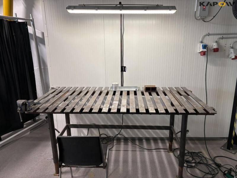 Welding table with light 2