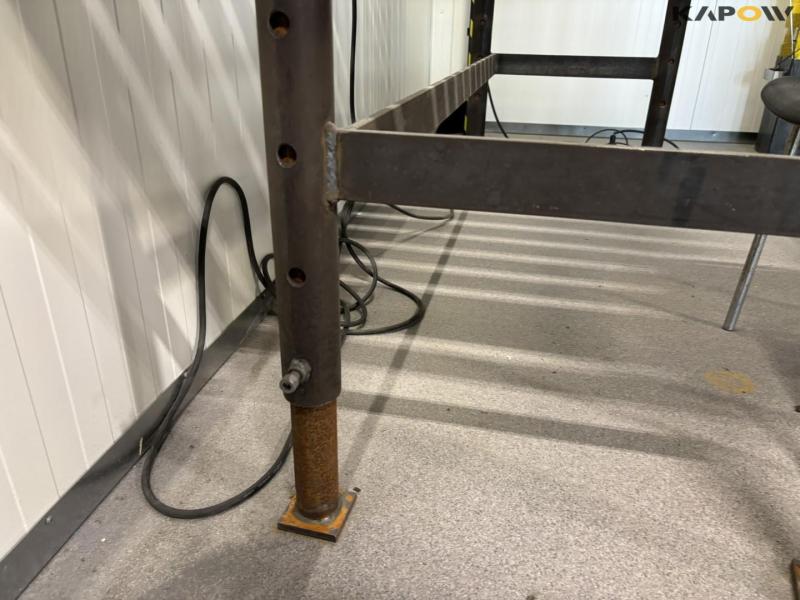 Welding table with light 8