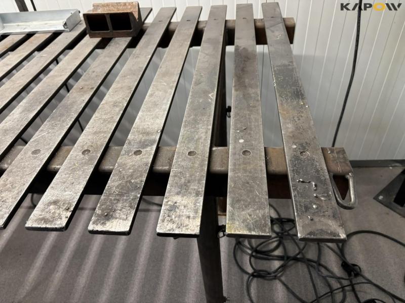 Welding table with light 13