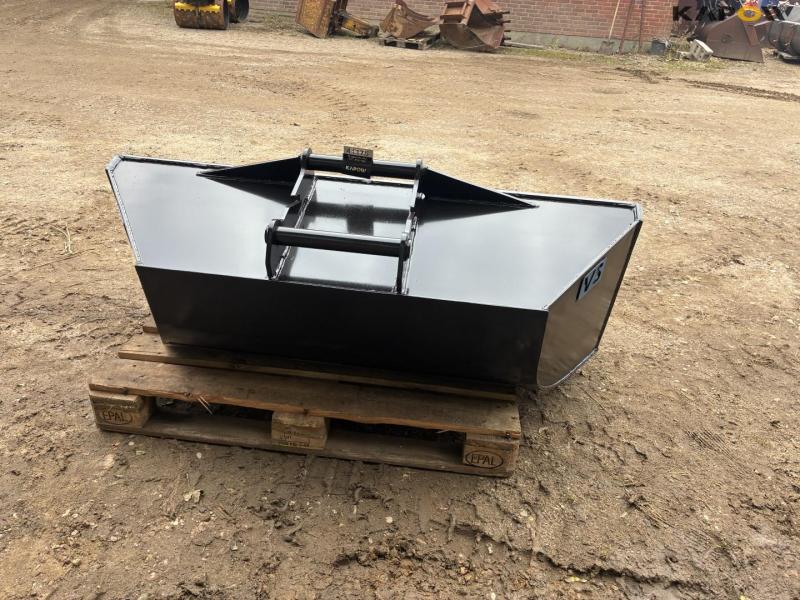 Swedish bucket 160cm with Hydrema hitch 5