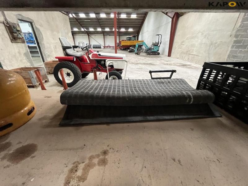 EMPTY PALLET RACK 25