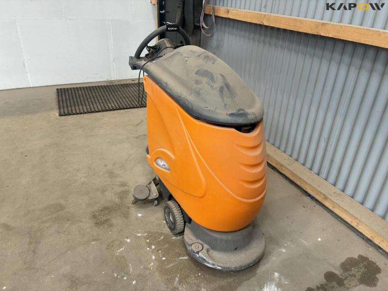 Taski floor cleaner 5