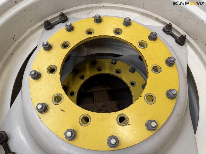 Taurus 270/95-R36 sprayer wheel 14