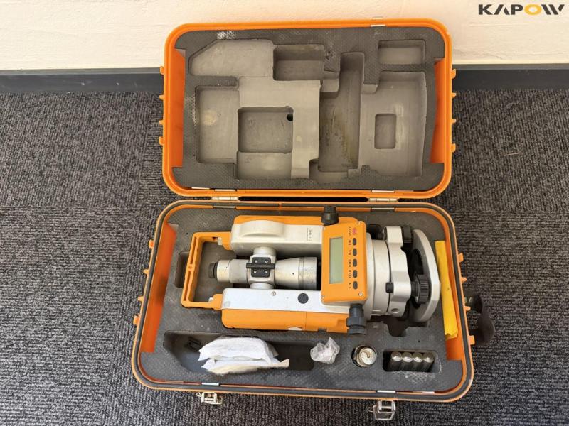 Theis DT5 digital theodolite 4