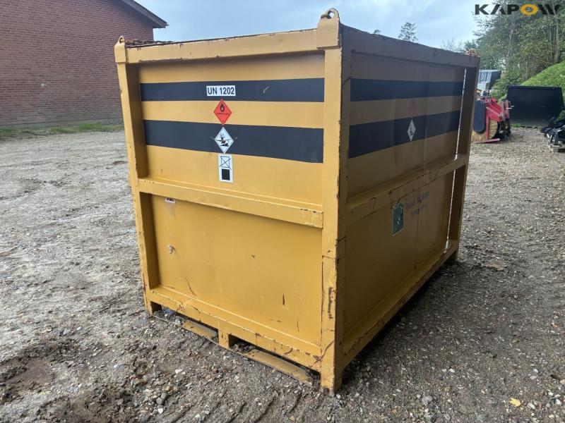 Thyholm fuel container with pump 7