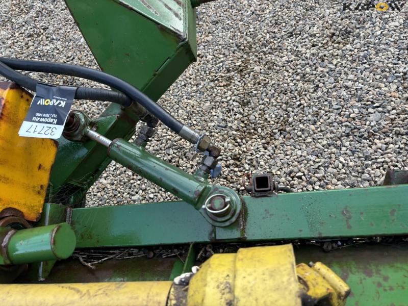 Thyregod sweeper with 3-point hitch 16