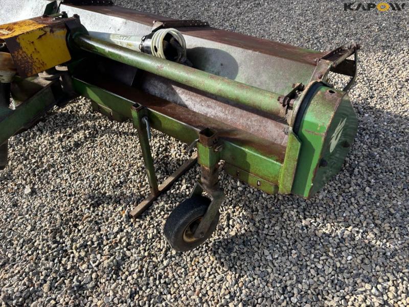 Thyregod sweeper with 3-point hitch 9