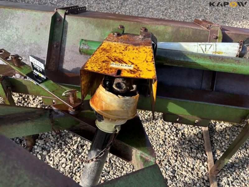 Thyregod sweeper with 3-point hitch 12