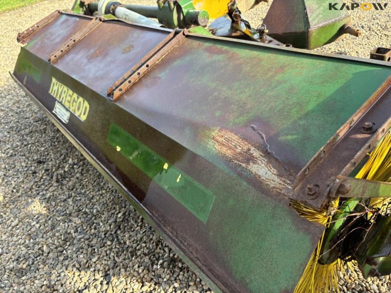 Thyregod sweeper with 3-point hitch 17