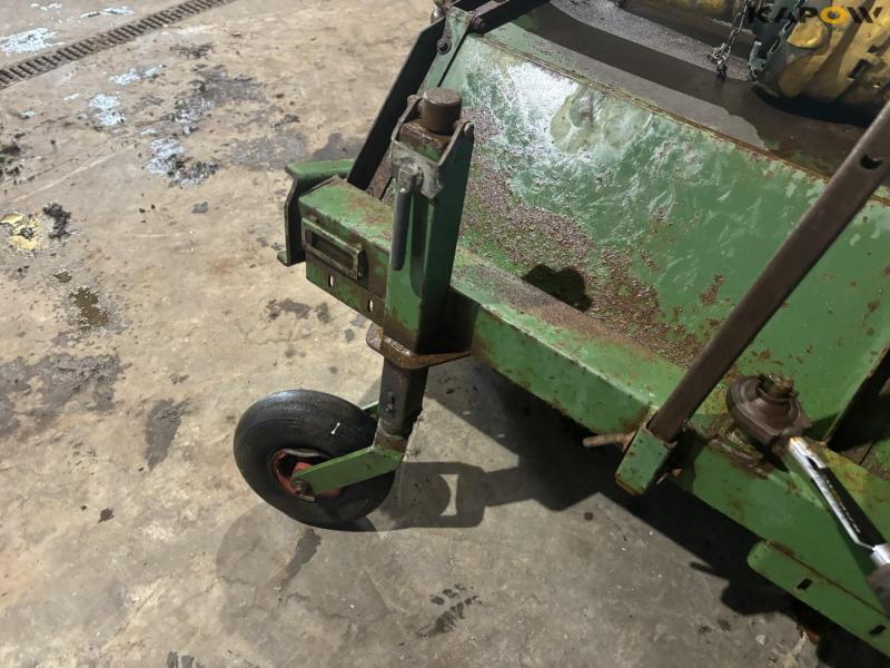 Thyregod broom with 3-point hitch 13