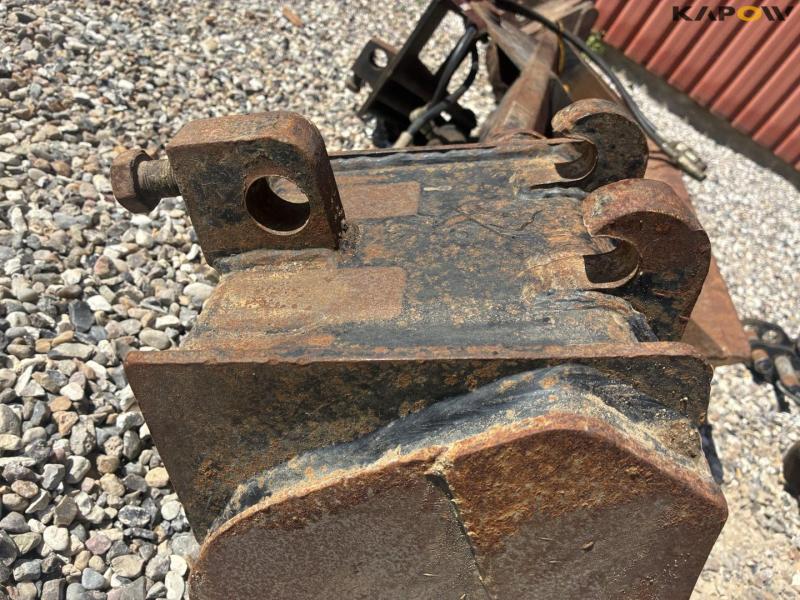 Tilt grader bucket + two digging buckets and brackets 22