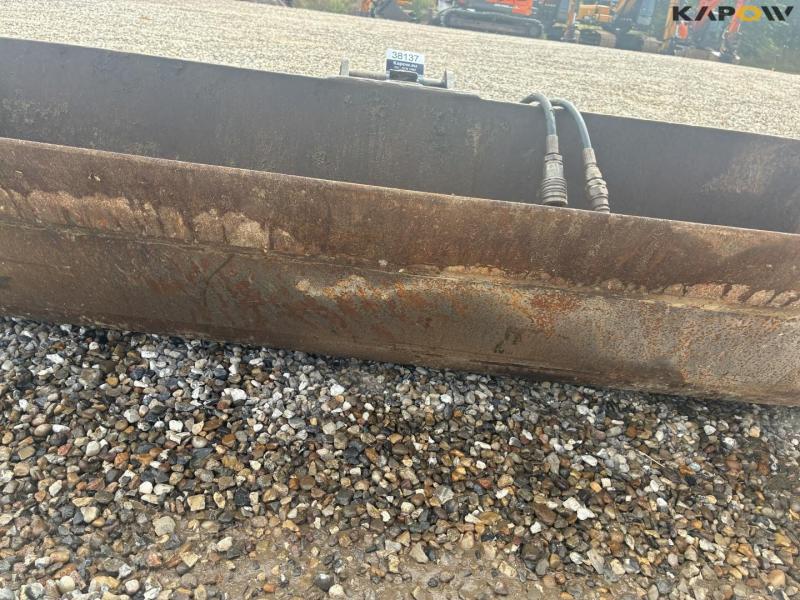 Tilt planer bucket 26