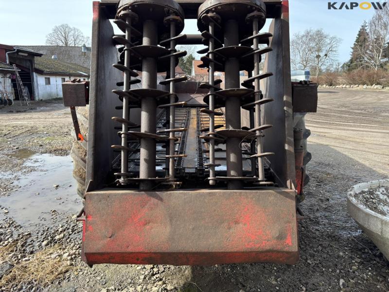 TIM manure spreader 6