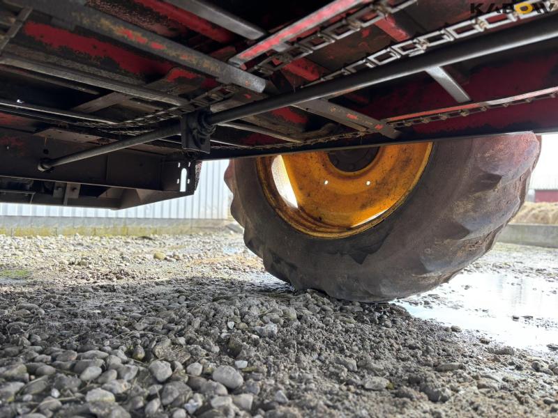 TIM manure spreader 25