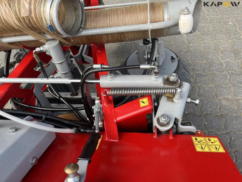 Timan Tornado-400 sweeper/vacuum machine 11
