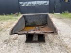 Tipping container for pallet forks 2