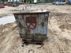Tipping container for pallet forks 6