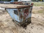 Tipping container for pallet forks 7