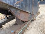 Tipping container for pallet forks 10
