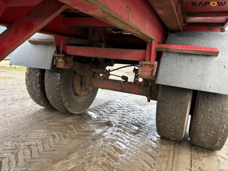 Tipper with drying channel 21